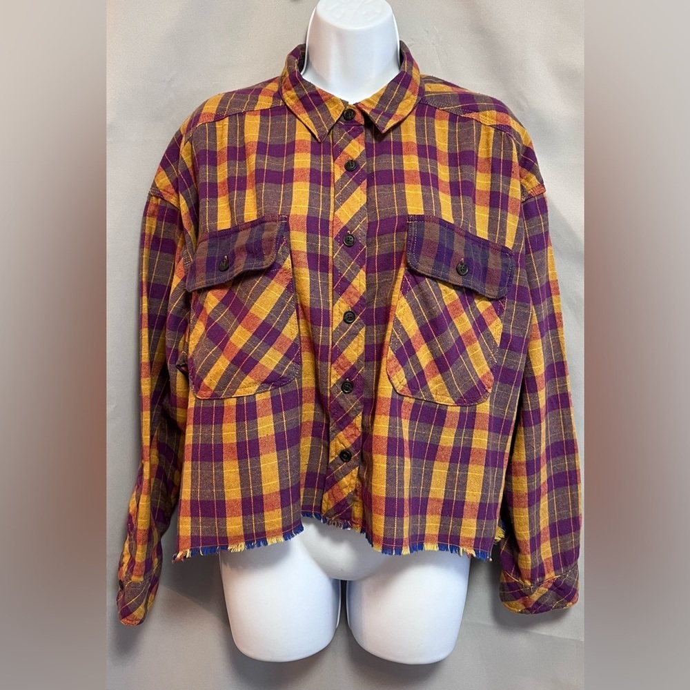 Urban Outfitters BDG Women Size M YellowPlaid Flannel Cropped Raw Hem Blouse NWT